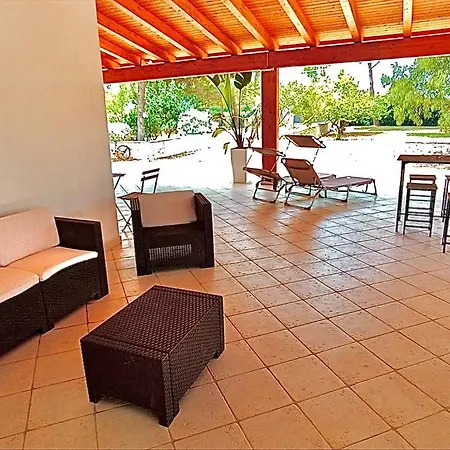 فيلة Villalauraecostanza باري